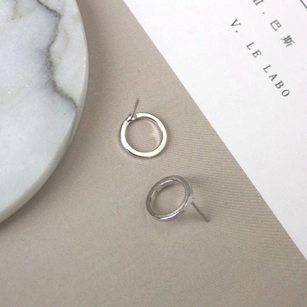 NEW!💙💎MINI MINIMALIST MODERN CIRCLES💎💙SILVERY! - Picture 2 of 6